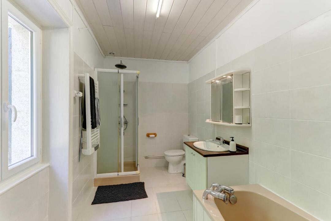 Photo of Bathroom in Arconsat