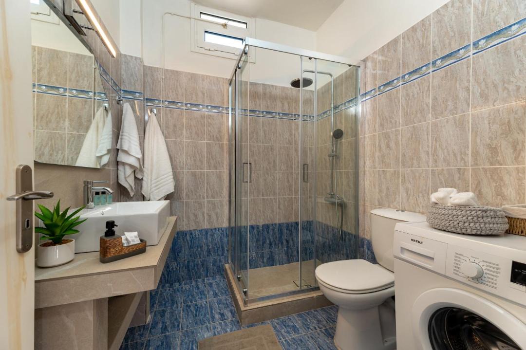 Photo of Bathroom in Kamari