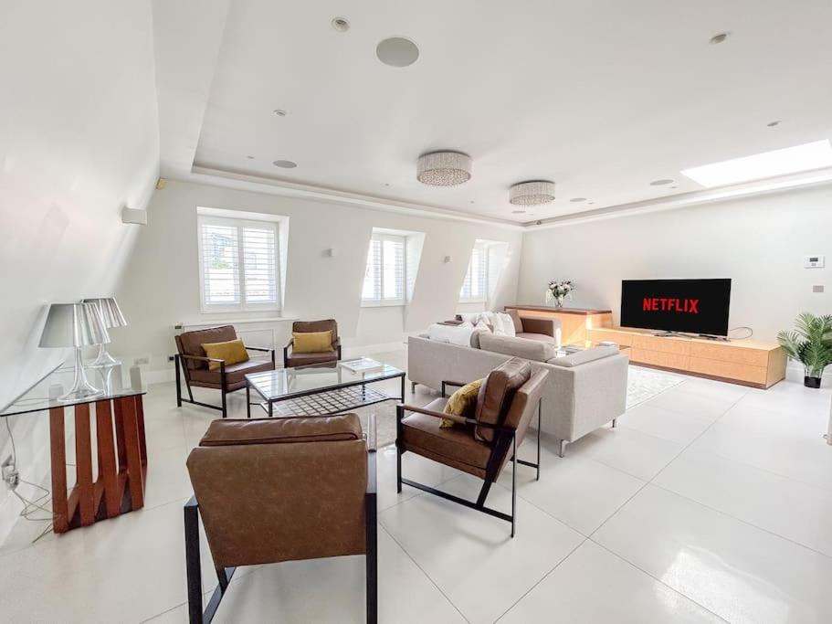 Photo of Livingroom in Bayswater