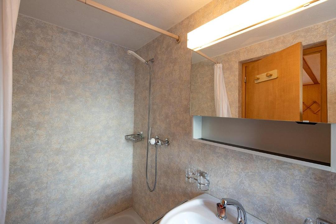 Photo of Bathroom in Li Curt