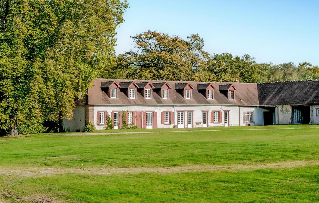Photo of Buildings in Ligny-le-Ribault