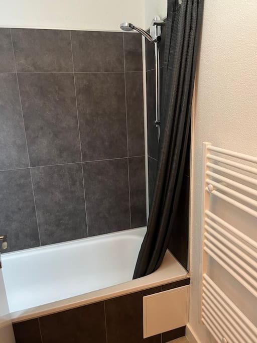 Photo of Bathroom in Ludon-Medoc