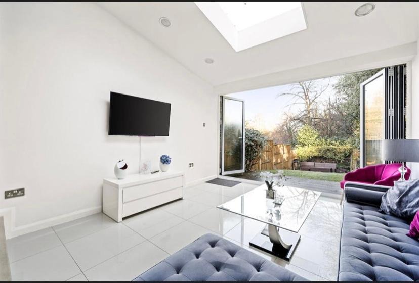 Photo of Livingroom in Weybridge