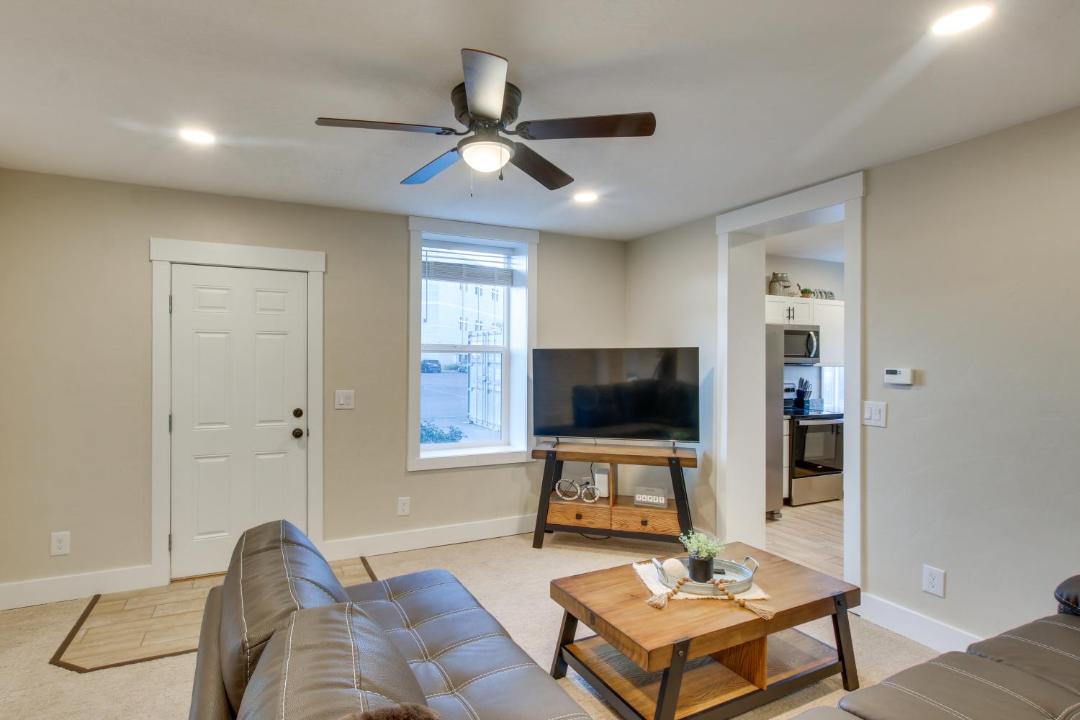 Photo of Livingroom in Logan