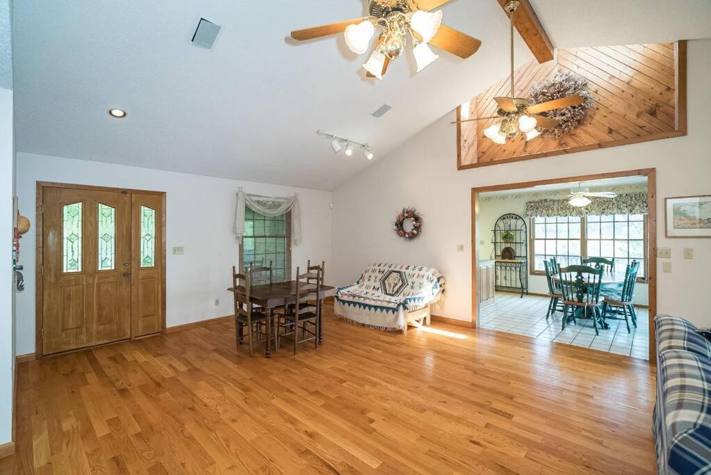 Photo of Livingroom in Bonne Terre