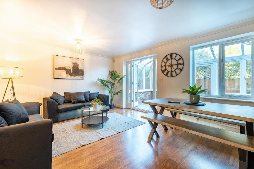 Photo of Livingroom in Runnymede