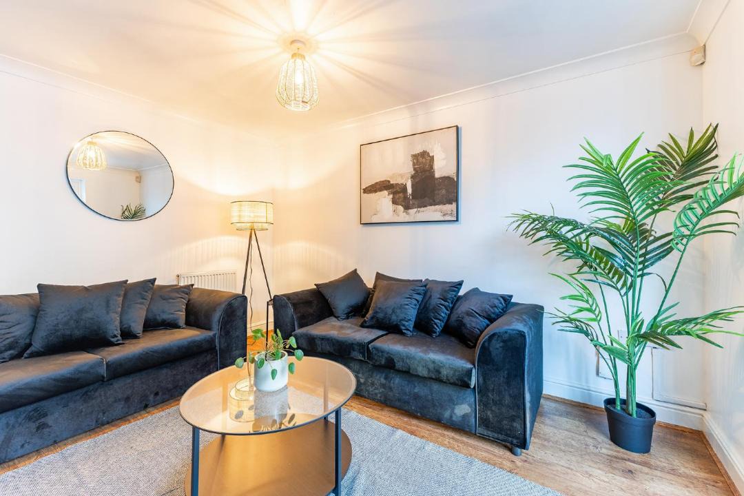 Photo of Livingroom in Runnymede