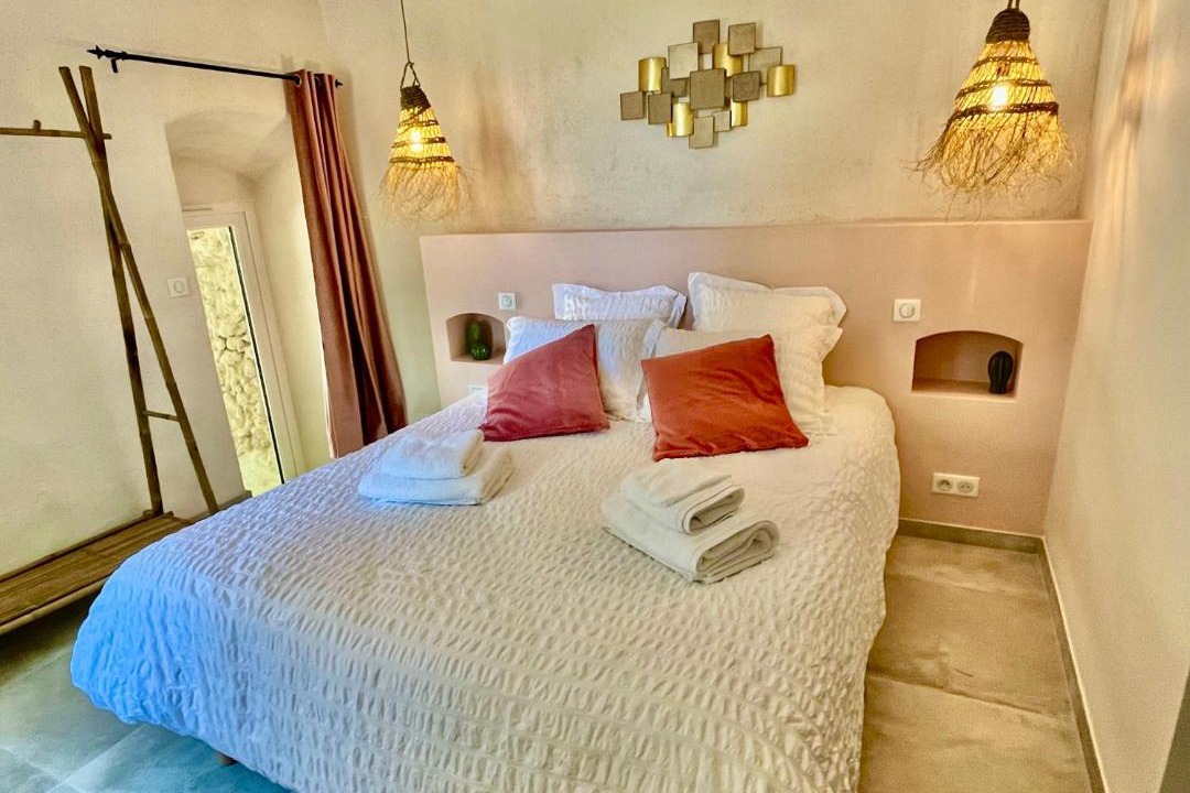 Photo of Bedroom in Saint-Antonin-du-Var