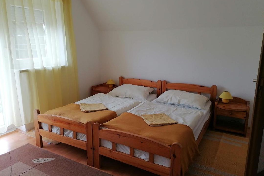 Photo of Others in Szolad