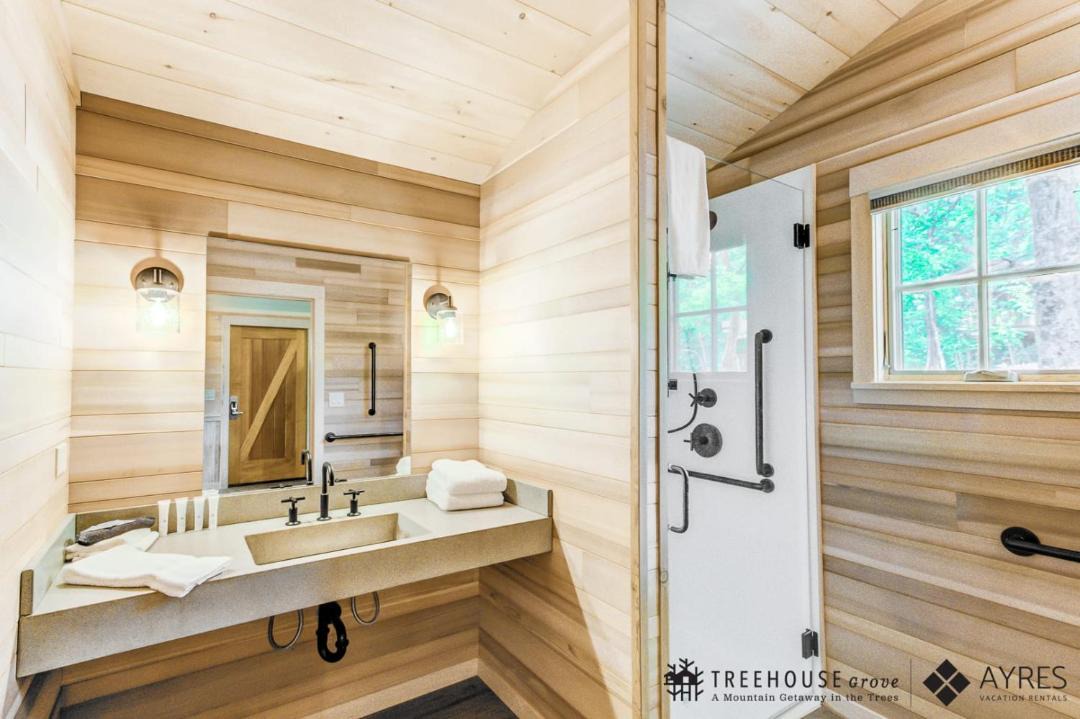 Photo of Bathroom in Gatlinburg