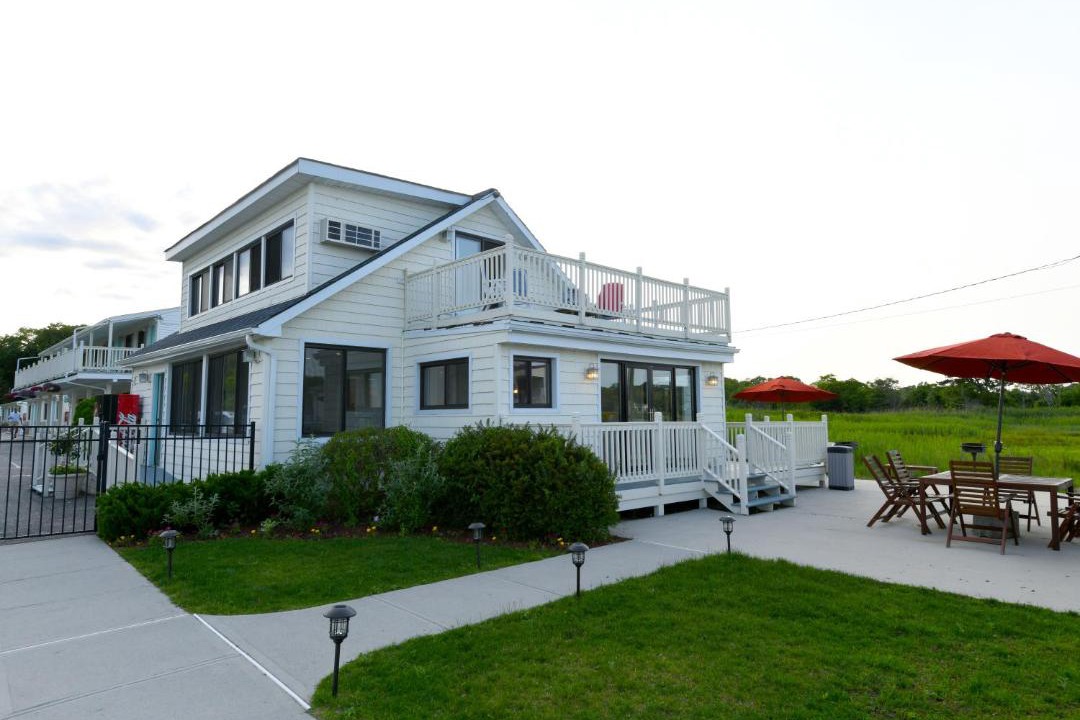 Photo of Others in Hampton Bays