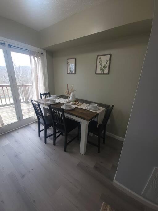 Photo of Livingroom in Nelsonville