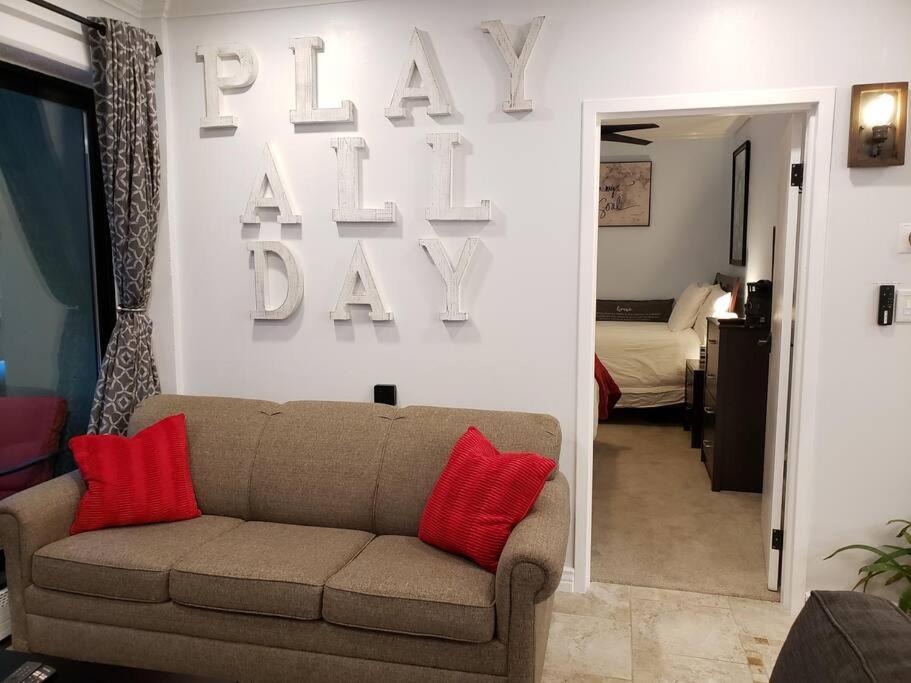 Photo of Livingroom in North Park City