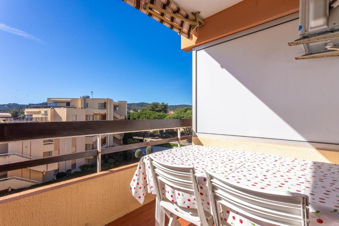 Photo of Patio Balcony in La Faviere