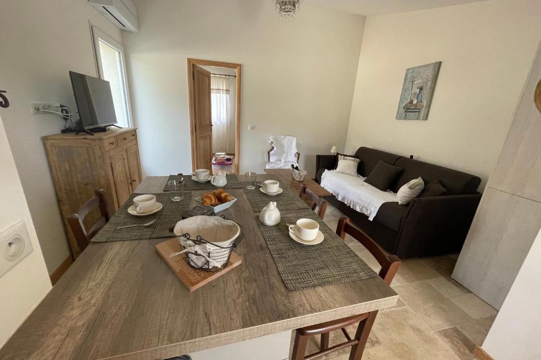 Photo of Livingroom in Fox-Amphoux