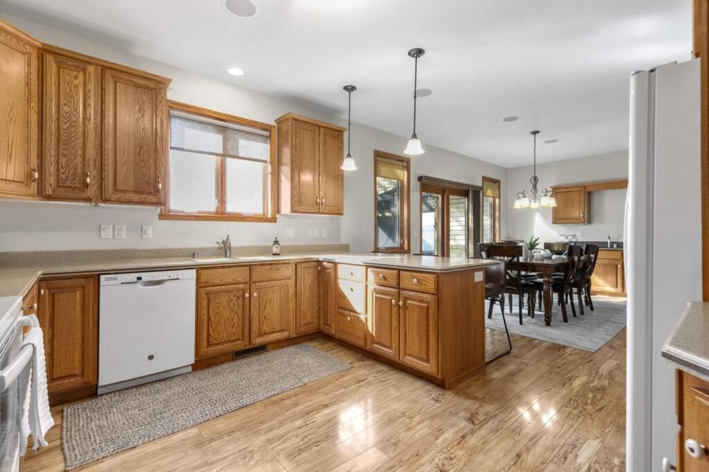 Photo of Kitchen in Black Wolf
