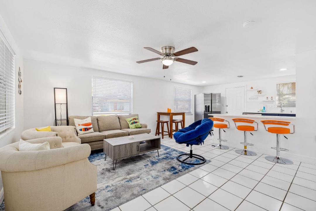 Photo of Livingroom in Central Sarasota