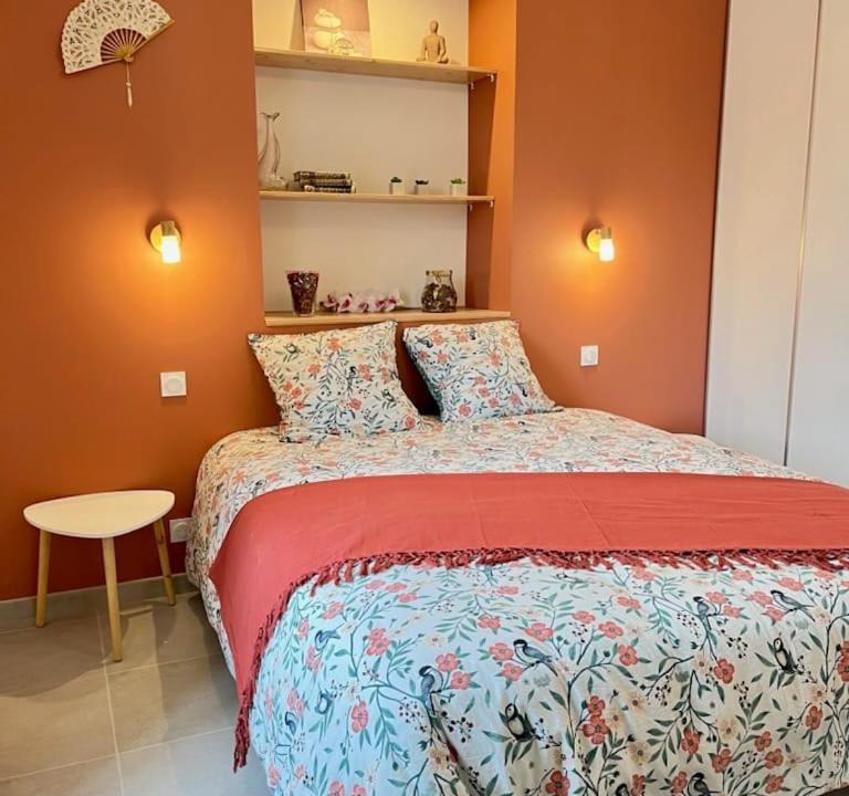 Photo of Bedroom in Saint-Julien-Chapteuil