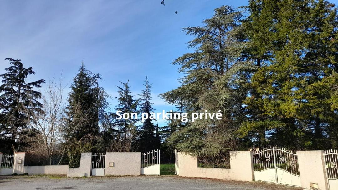 Photo of Buildings in Lauraguel