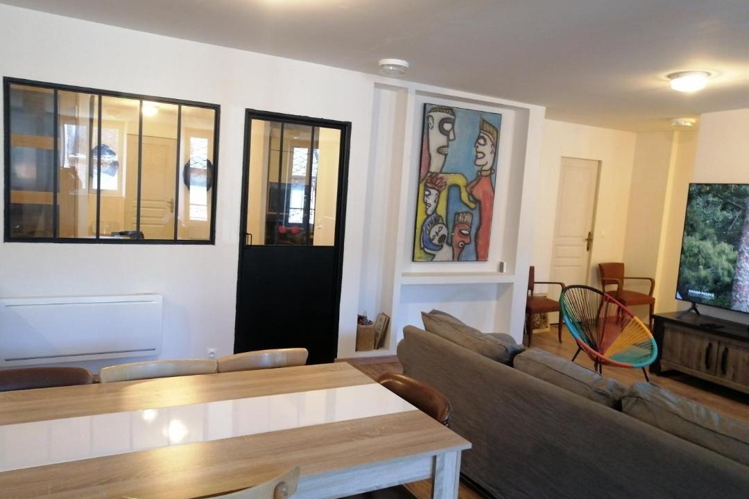 Photo of Livingroom in Courtenay