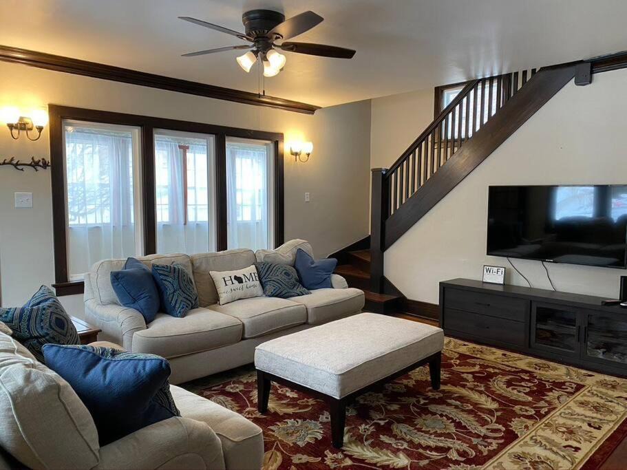 Photo of Livingroom in Ellis Historical District