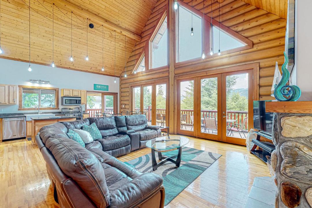 Photo of Livingroom in Christina Lake