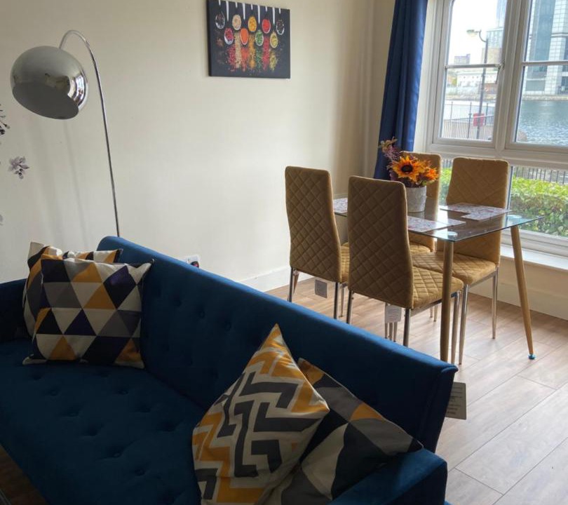 Photo of Livingroom in Island Gardens