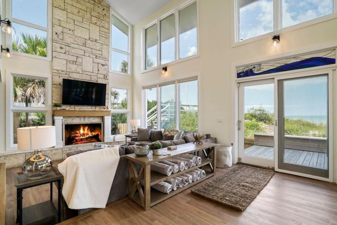 Photo of Livingroom in Crescent Beach