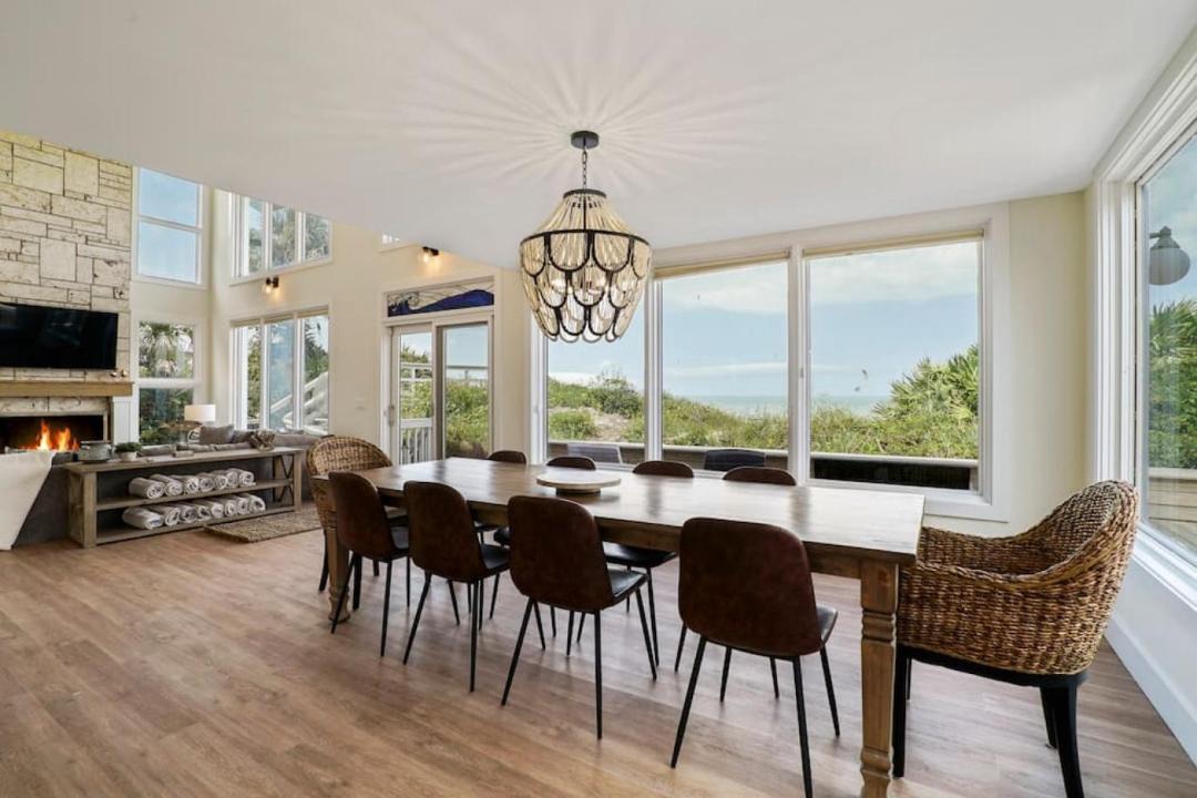 Photo of Livingroom in Crescent Beach