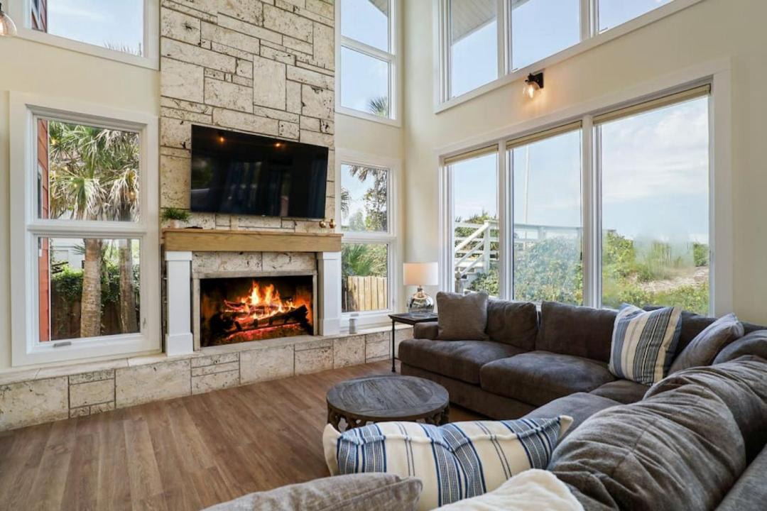 Photo of Livingroom in Crescent Beach