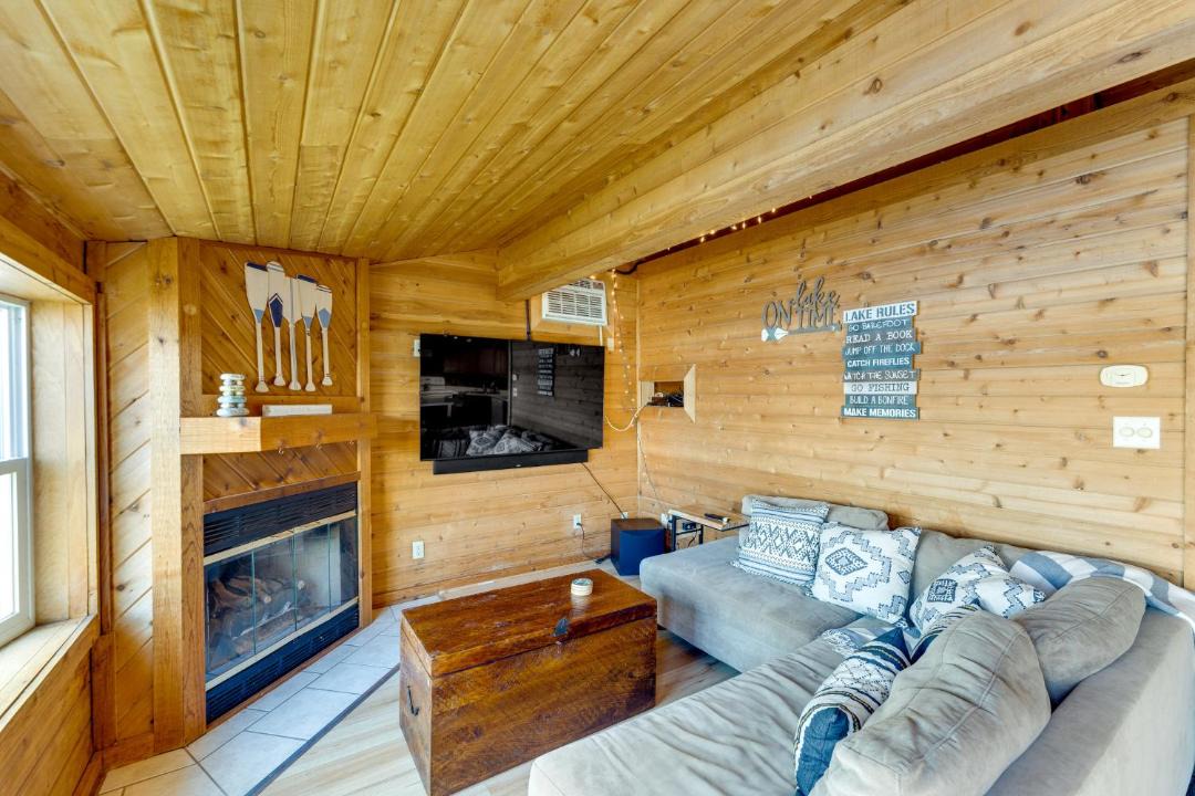Photo of Livingroom in Maplewood