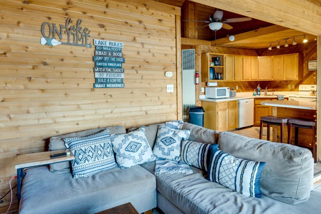 Photo of Livingroom in Maplewood