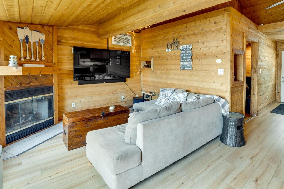 Photo of Livingroom in Maplewood