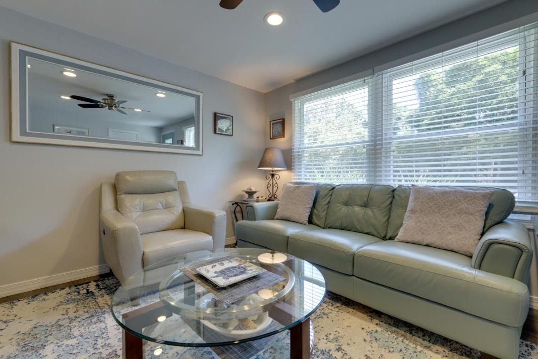 Photo of Livingroom in Niantic
