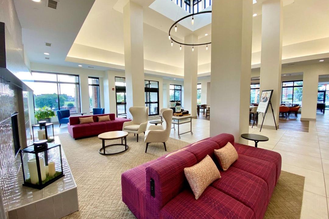 Photo of Livingroom in Summit Corners