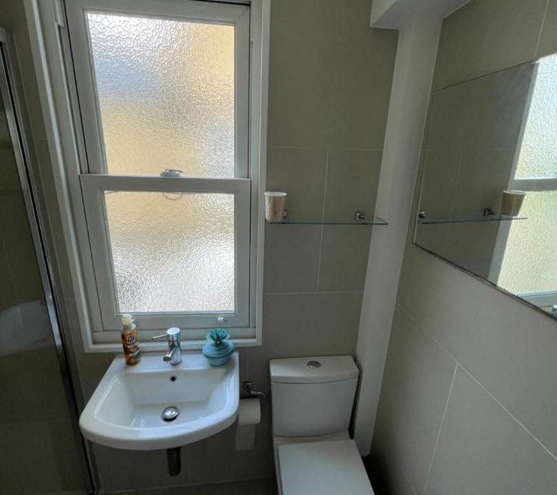 Photo of Bathroom in Ravenscourt Park