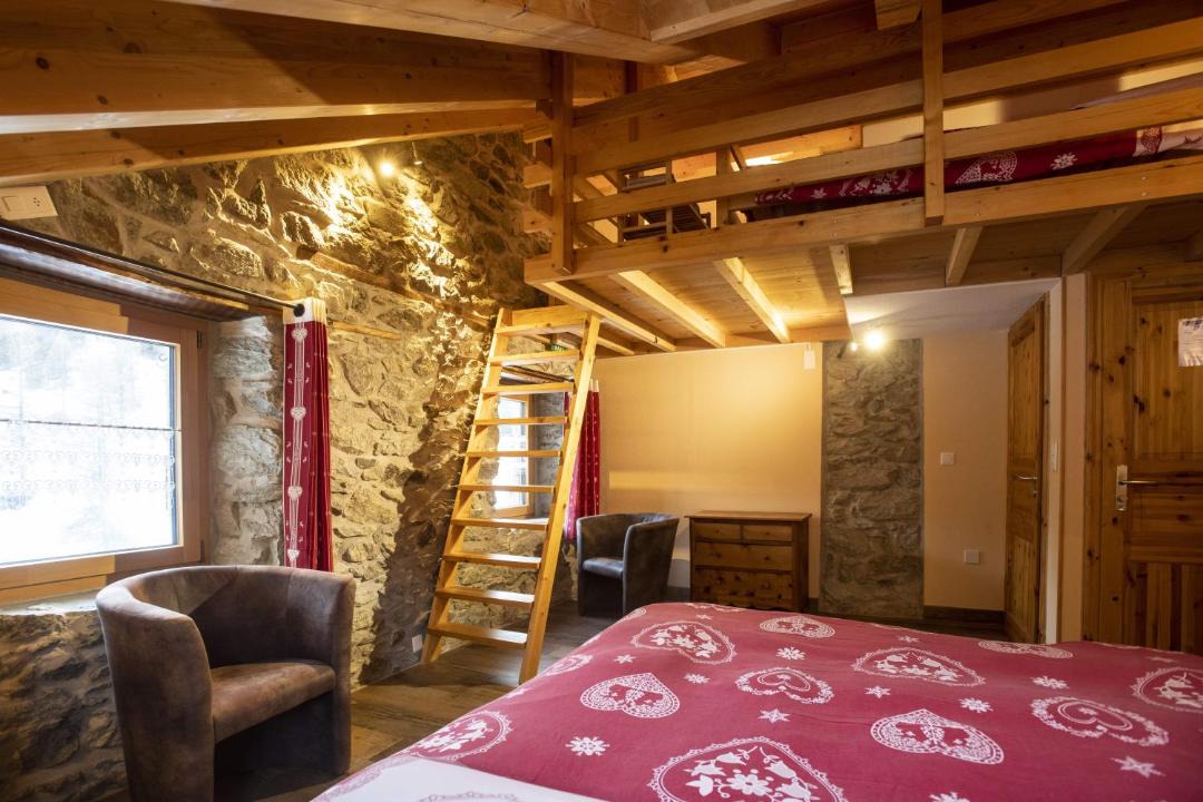 Photo of Bedroom in Arolla