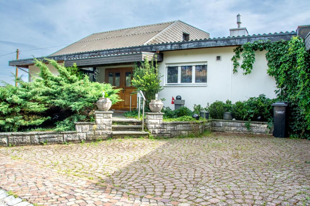 Photo of Buildings in Gunsberg