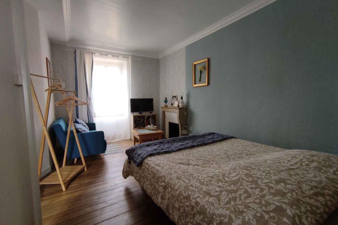 Photo of Bedroom in Flavigny-sur-Ozerain