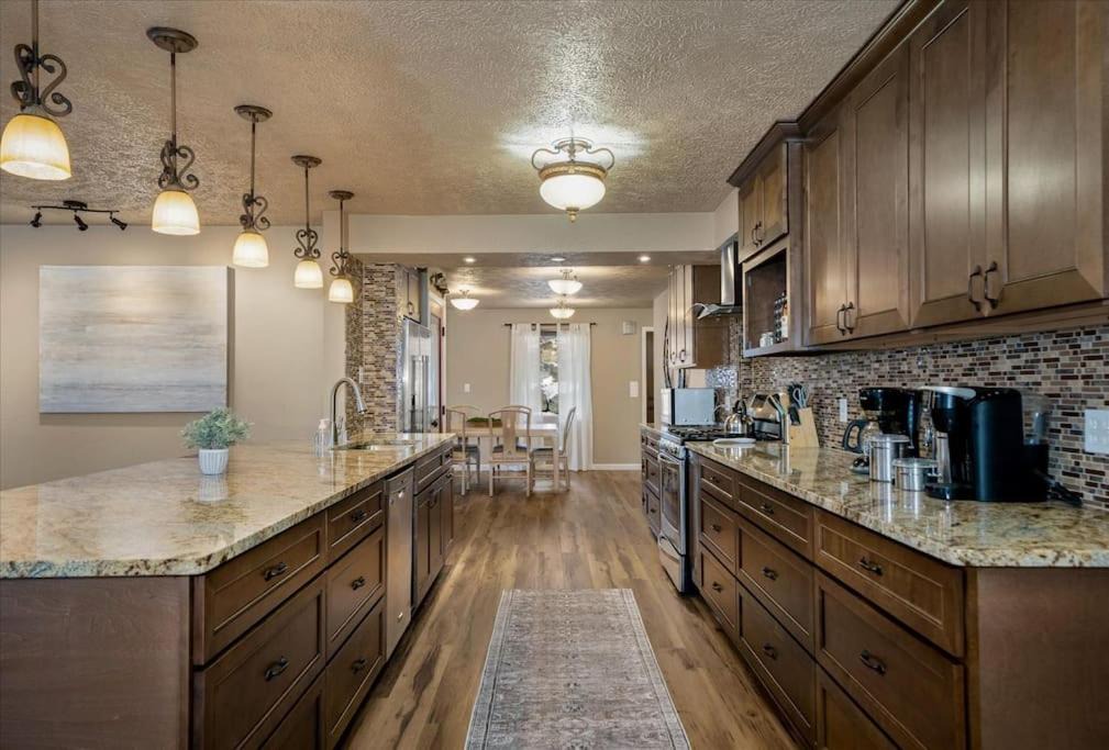 Photo of Kitchen in Cliff - Cannon