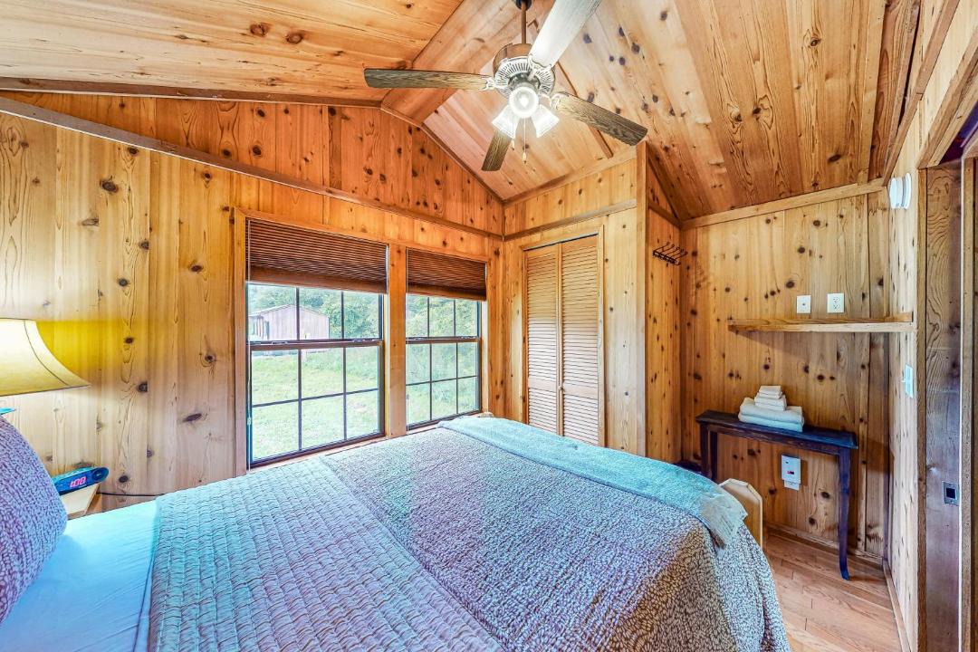 Photo of Bedroom in Hector