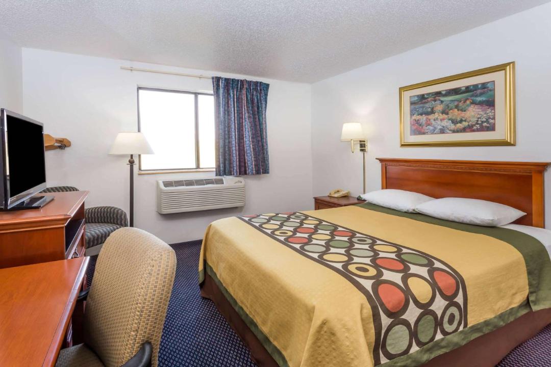 Photo of Bedroom in Pontiac