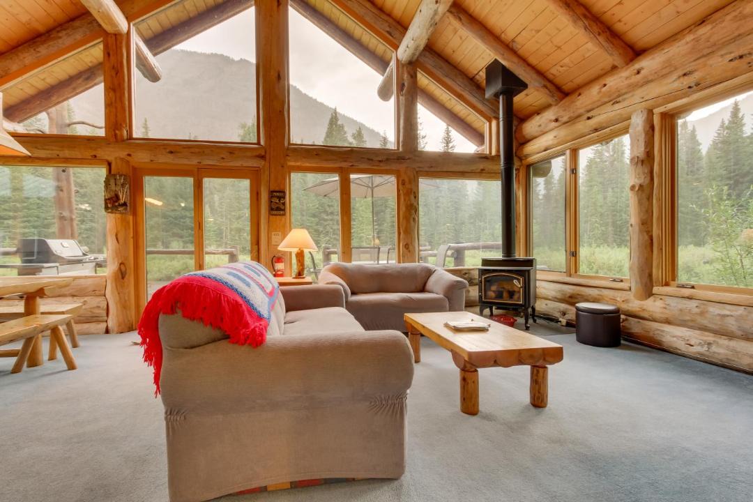 Photo of Livingroom in Silver Gate