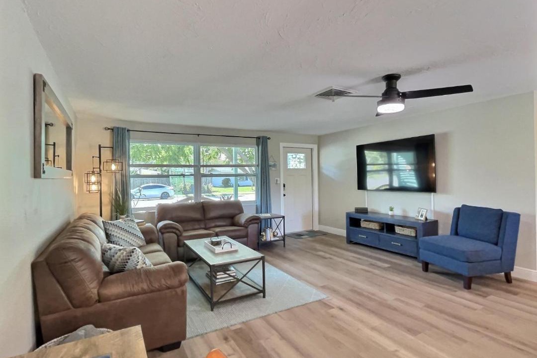 Photo of Livingroom in South Gate Ridge