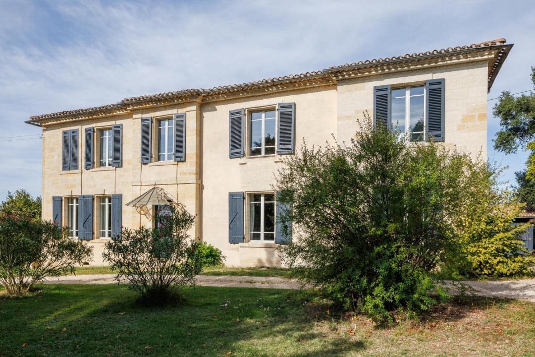 Photo of Buildings in Carignan-de-Bordeaux