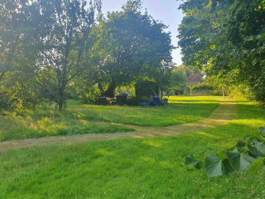 Photo of Outdoor in Etchinghill