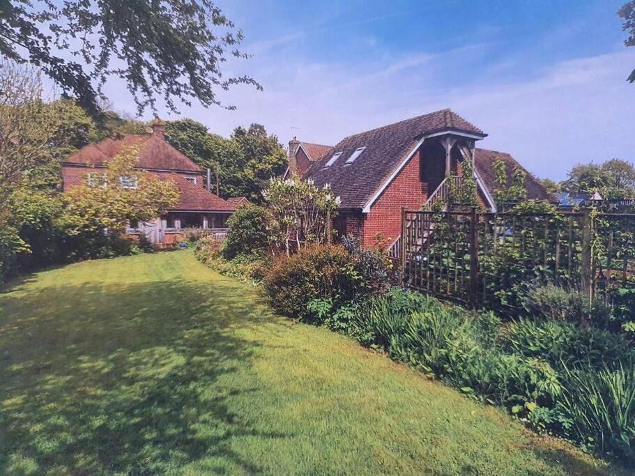 Photo of Others in Etchinghill