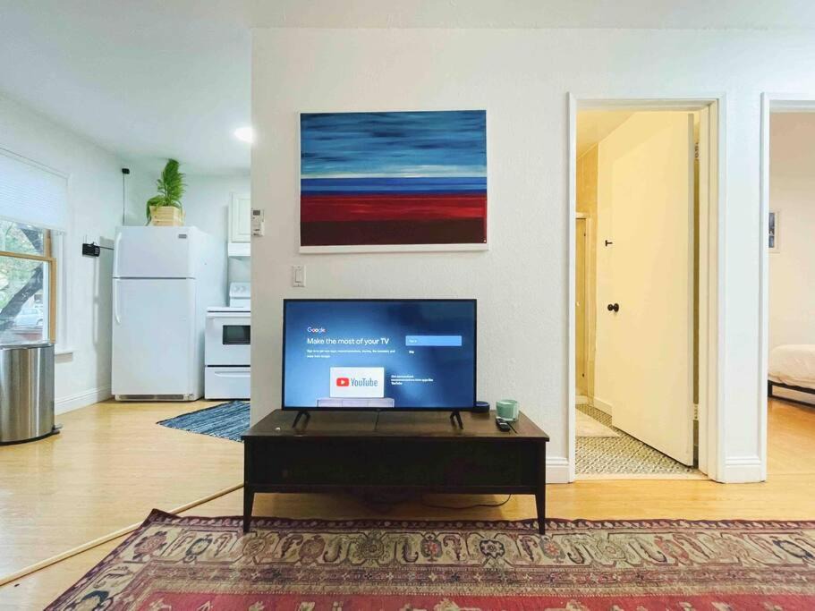 Photo of Livingroom in North Oak Park