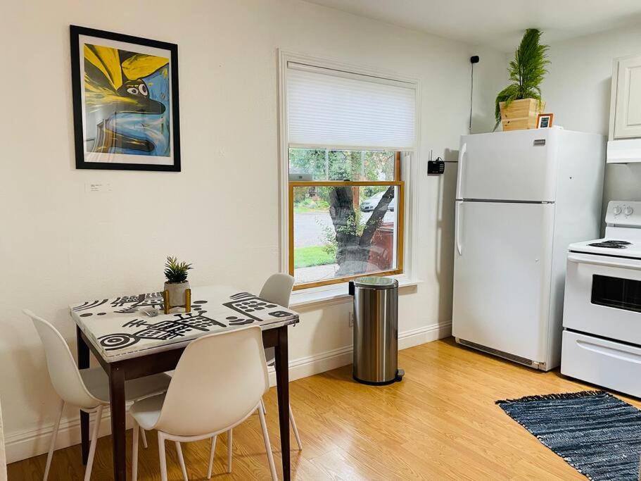 Photo of Livingroom in North Oak Park