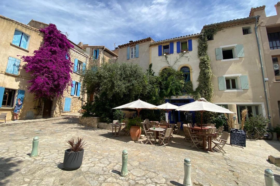 Photo of Others in Bages